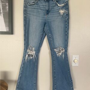 American Eagle Distressed Women's Blue Jeans